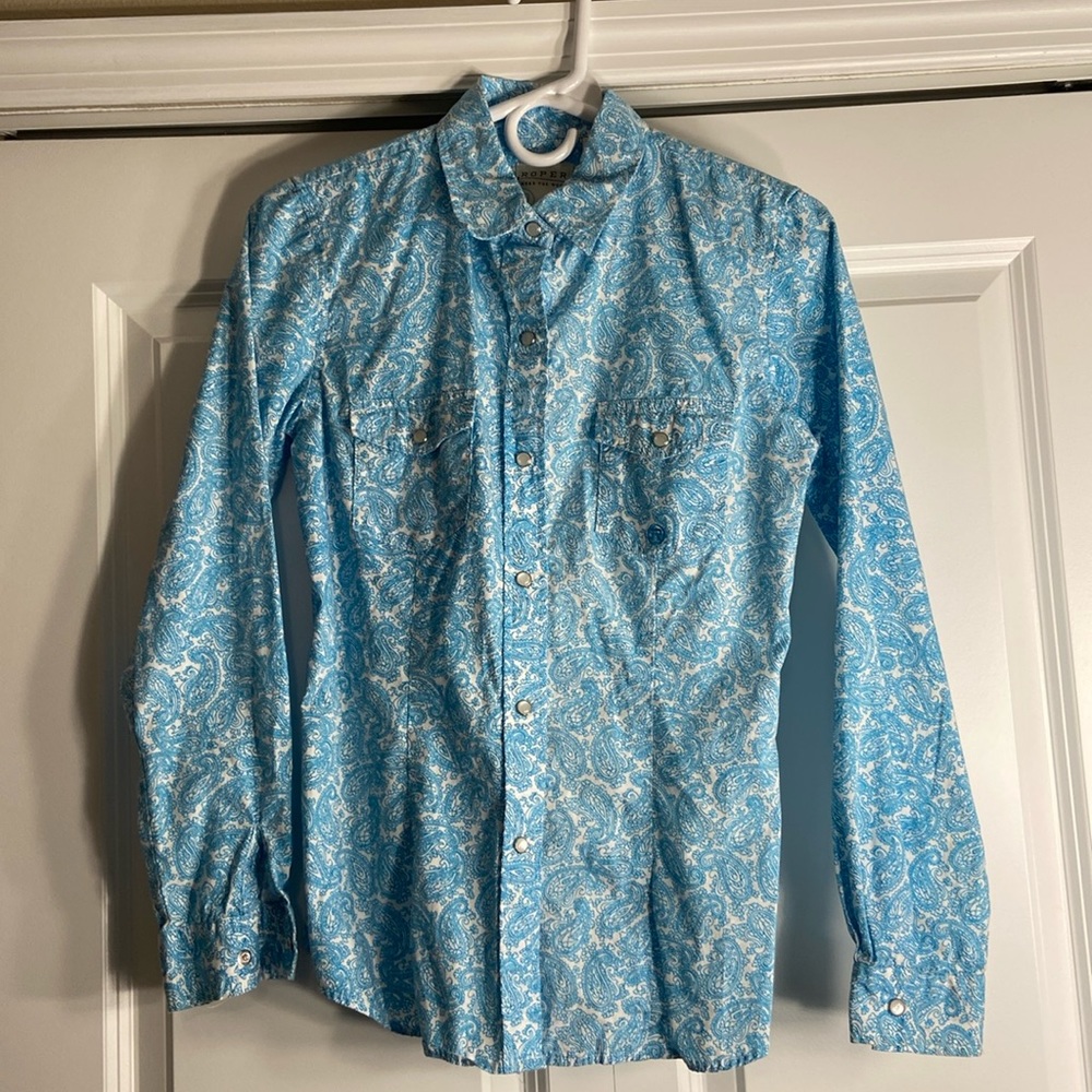 Snap button up, two front pockets, collar
